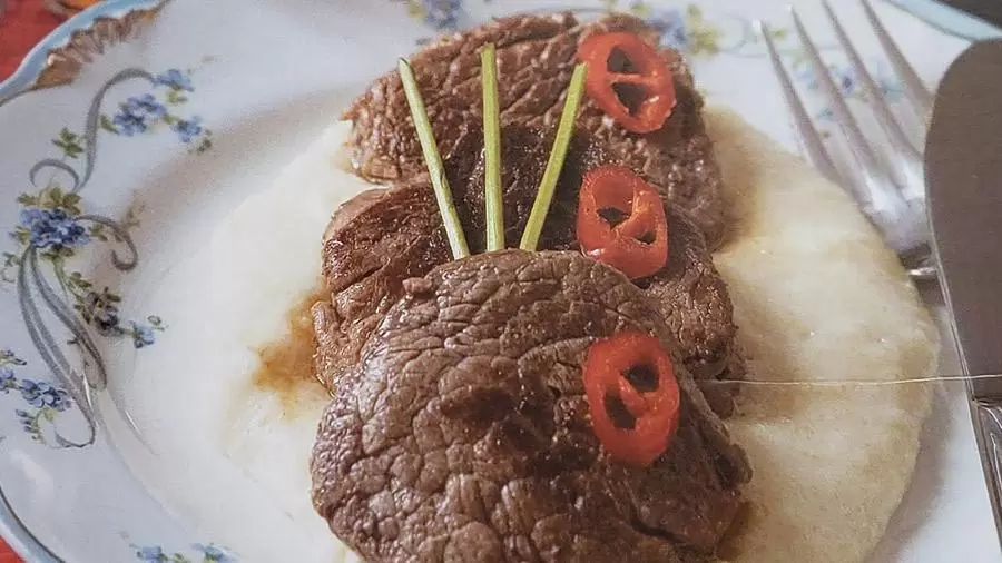 Carne de sol com pirão de queijo