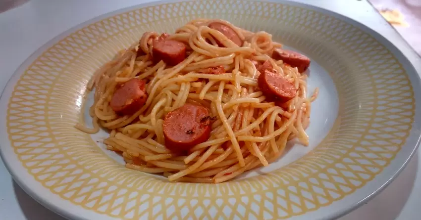 Receita de macarrão com salsicha, como fazer